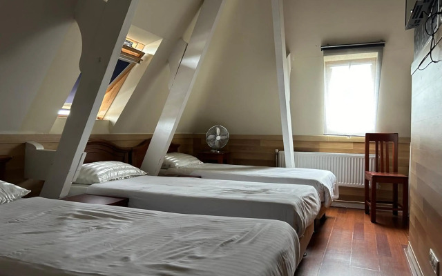 Hotel Isis