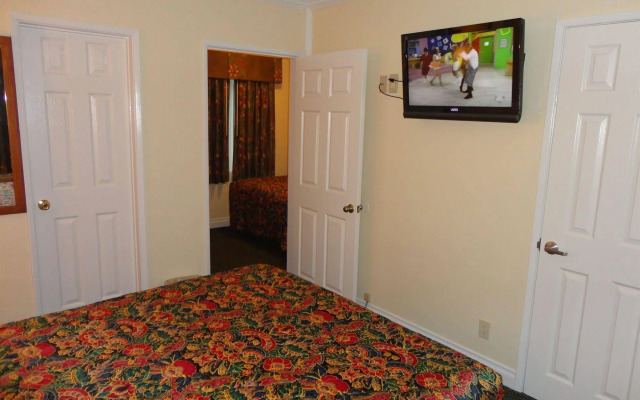 Redondo Inn and Suites