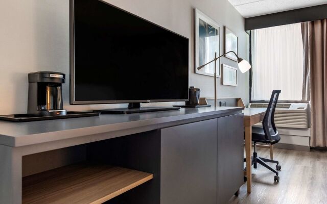 Comfort Inn & Suites Liverpool - Syracuse North