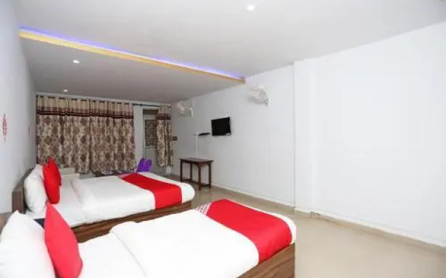 The Palms Resort By OYO Rooms