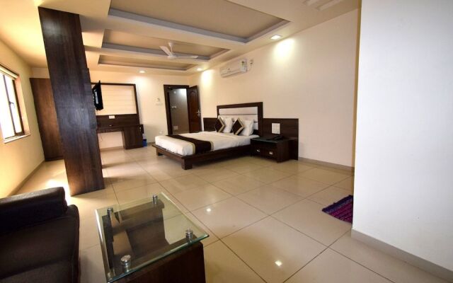 Hotel The Grand Krishna Inn