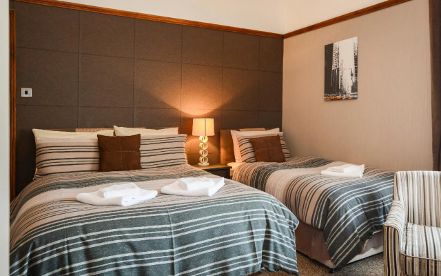 Tanes Hotel