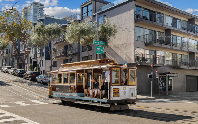 Suites At Fishermans Wharf