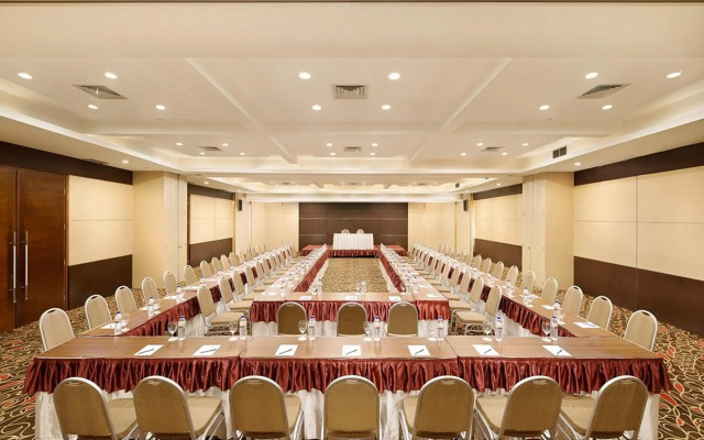 Grand Cakra Hotel