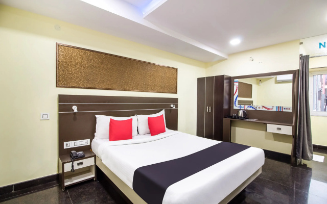 Capital O 7648 Sri Navya Grand