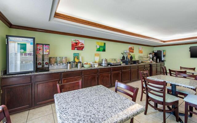 Quality Inn & Suites Clayton, NM