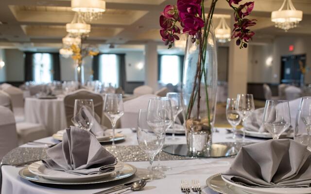 Crowne Plaza Chicago SW - Burr Ridge by IHG