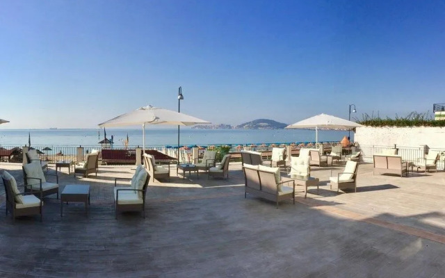 Klaton Beach Hotel
