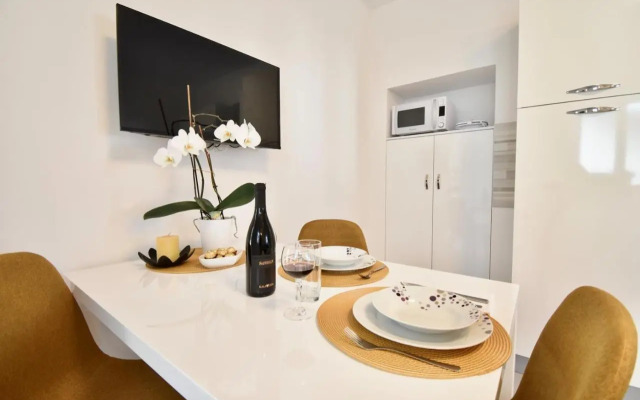 Apartment Erika - for 2 near the beach
