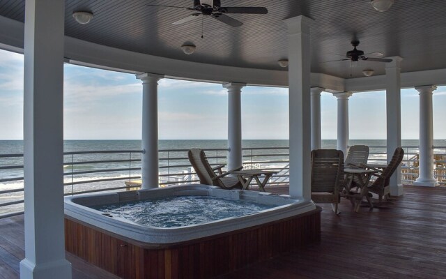 Boat House by Peace Vacations