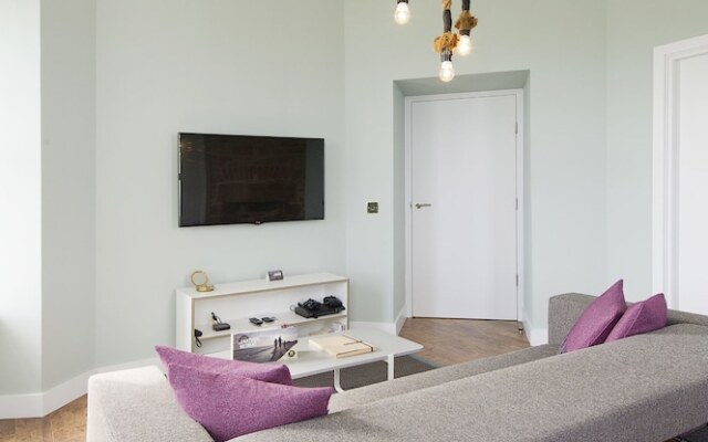 Jan De Groote Suite 1 Bed Penthouse