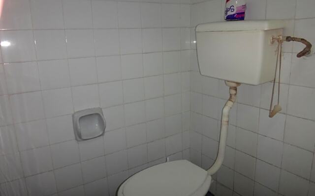 Mid Way Hotel