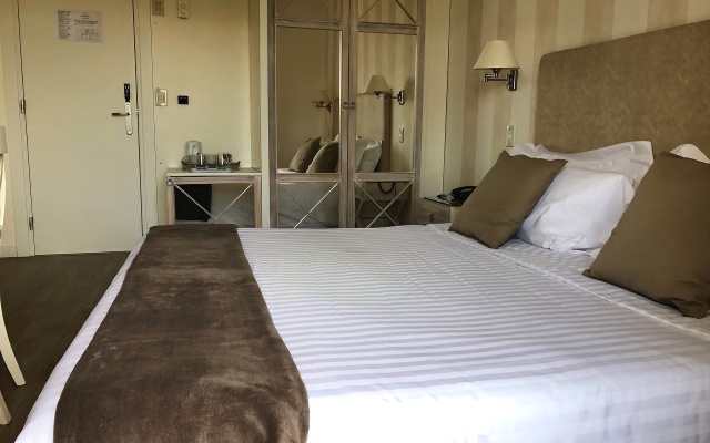 Hotel Bijou
