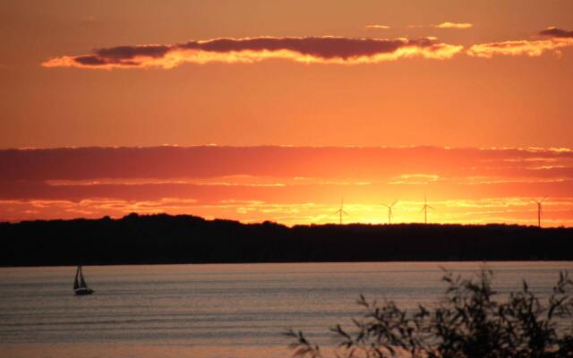 Mendota Lake House Inn