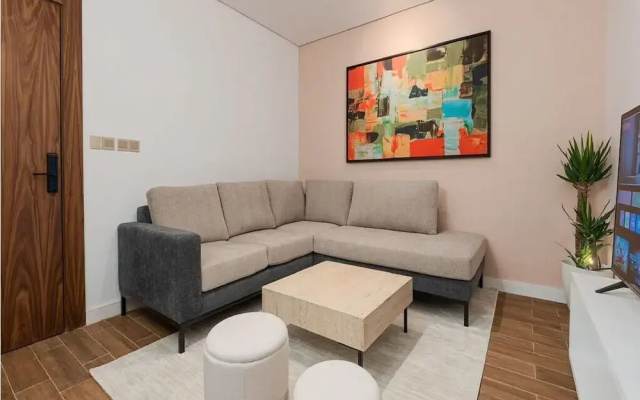 Trendy & Cozy 1 BR Apartment in Almughrizat