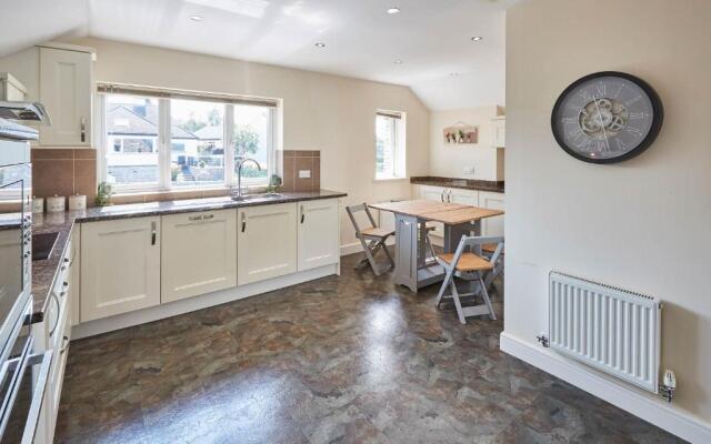 Host Stay Farrers View