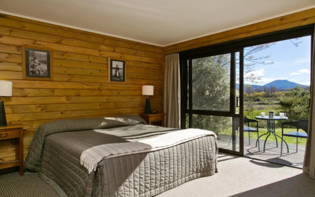 Tongariro Lodge