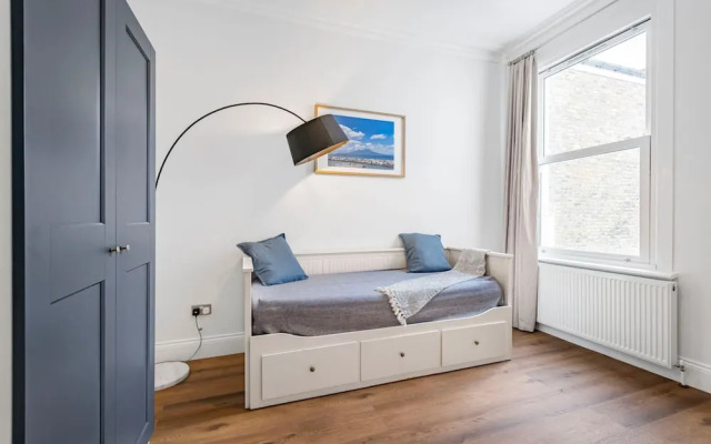 Modern 5-bed Home in Maida Vale