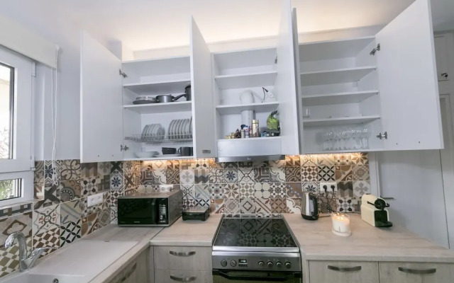 Stylish and Modern Apartment in the Heart of Athens