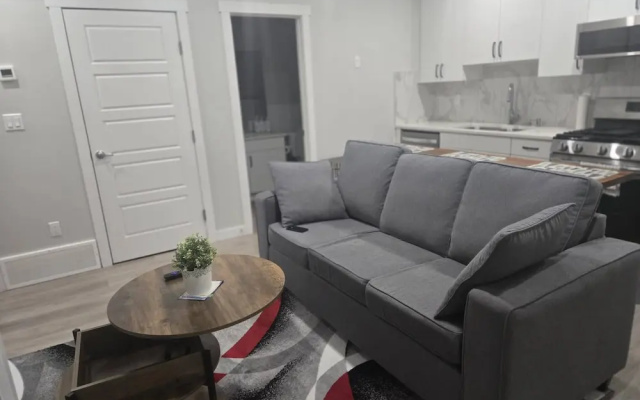 Elegant Private Suite in Edmonton North