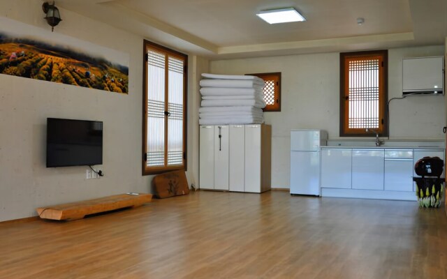 Andong Autumn Fresh Pension