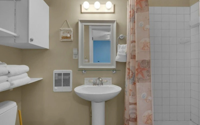 Pineapple Cabana by Bliss Beach Rentals