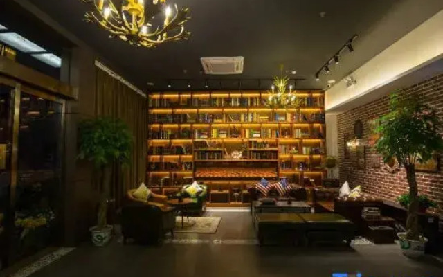 James Joyce Coffetel·Kaifeng Drum Tower