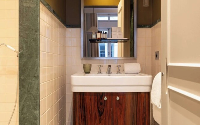 Bourgogne Hostel - Room 22- 2P - Invalides