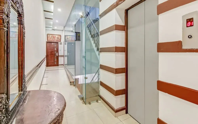 OYO 27999 Hotel Deep