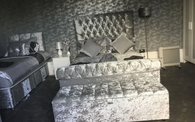 Crossroad Bungalow
