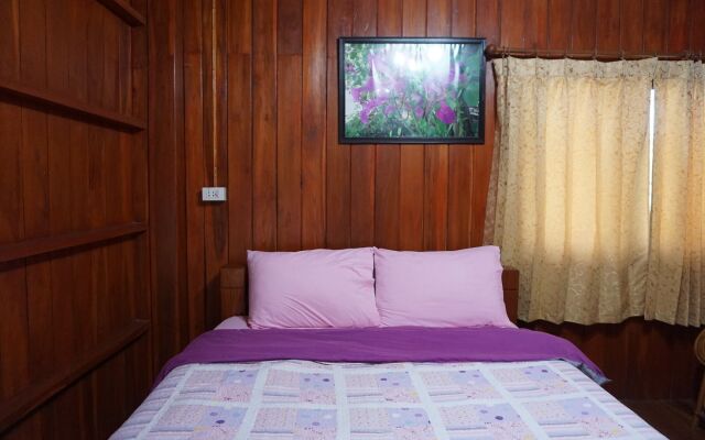 Settee Homestay