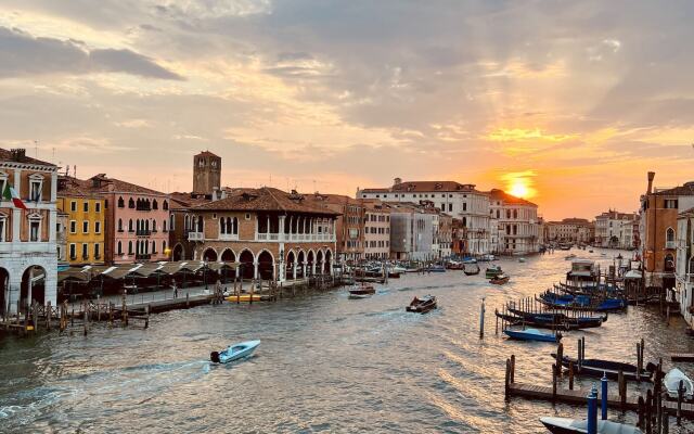 Locanda Leon Bianco on the Grand Canal