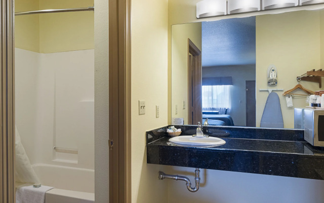 Lone Star Inn & Suites