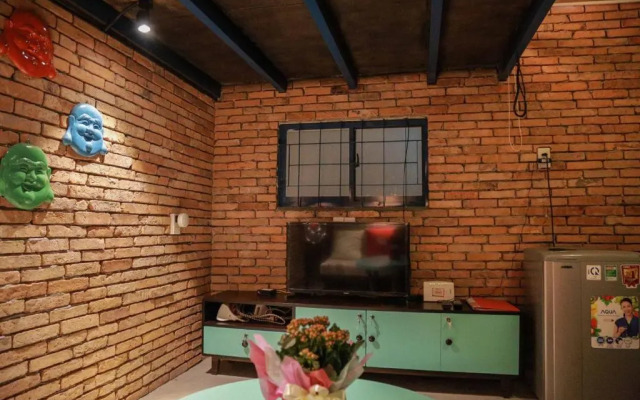 Stay&Chill - S.1: Ancient studio nearby Bui Vien