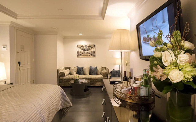 The Michelangelo Hotel