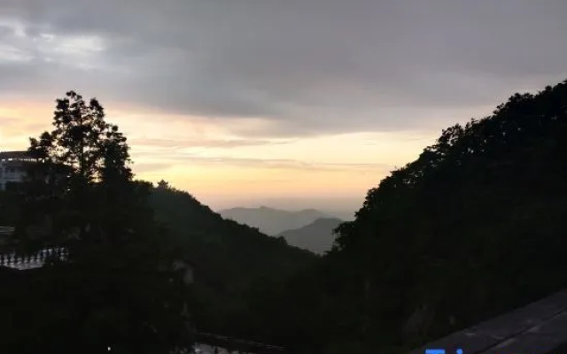 Shizilou Hotel