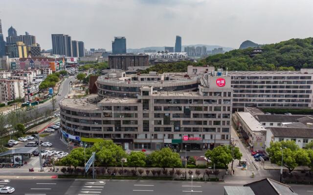 Elan Inn Suzhou Xinqu Heshan Metro Station