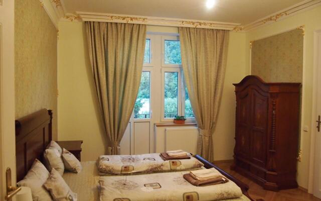 Lira Apartments