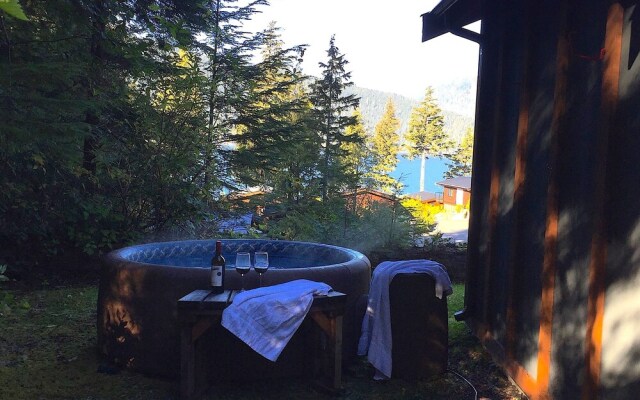 The Great Escape Secluded with Hot Tub