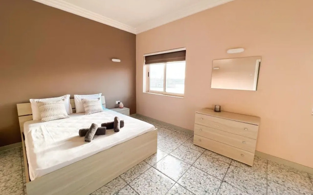 Harbour View Spacious 2BR Apartment