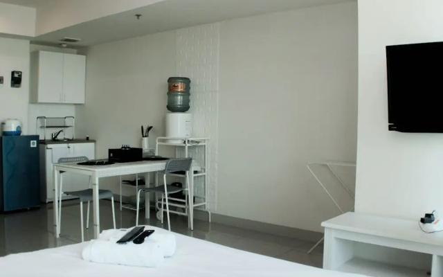 Warm And Cozy Studio At Grand Kamala Lagoon Apartment – Guest Rooms – Bekasi
