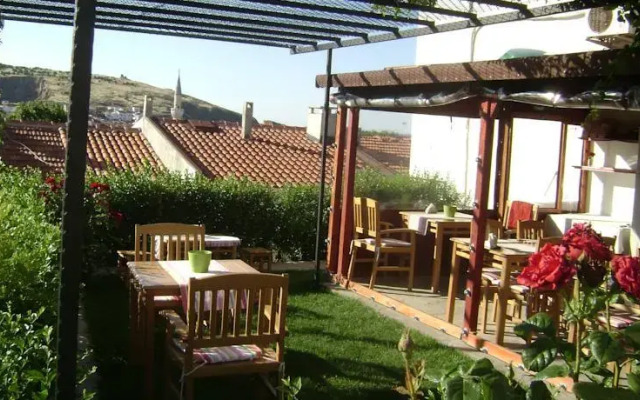 Adakale Konuk Evi