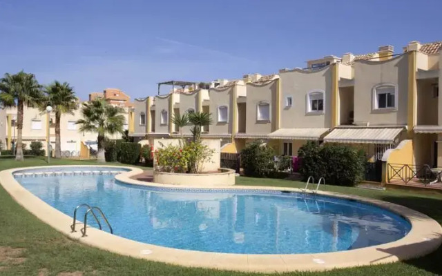 Casa Amarilla