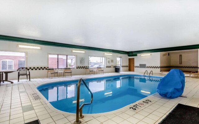 Comfort Inn & Suites