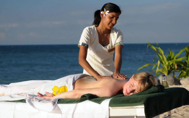 Nakelo Treasure Island Resort & Spa