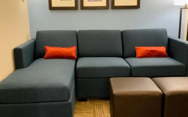 Comfort Suites