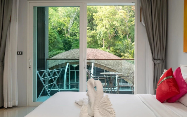 Et420 - Pool View Patong Studio With Pool and Shuttle to Beach