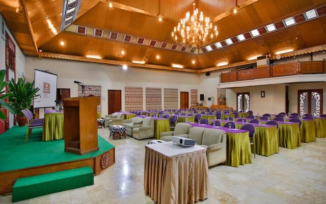 Club Bali Family Suites @Legian Beach