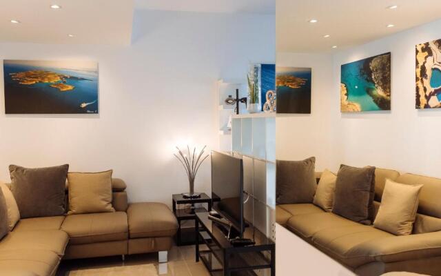 Luxury Flat 8 near Metro