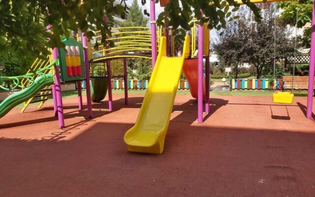 Grand Kamelia Holiday Apartments